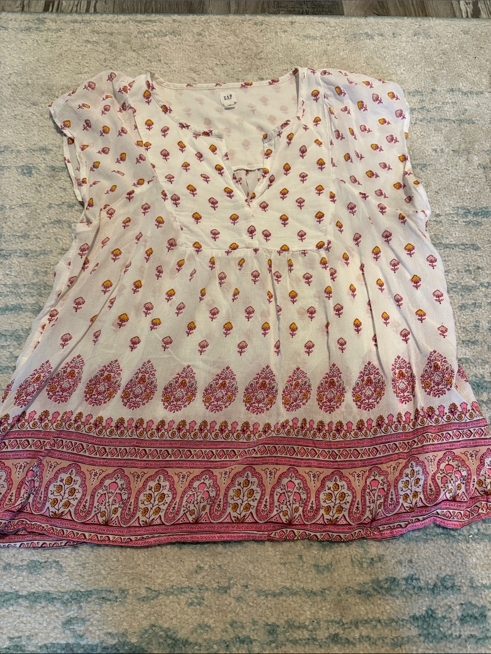 GAP Boho White Short-Sleeve peasant top with Pink & Yellow Paisley Border
